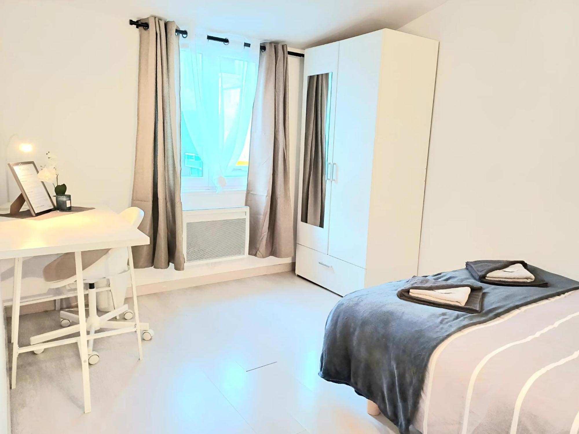 Beauvais - Proche Aeroport - Chambres Privees Экстерьер фото